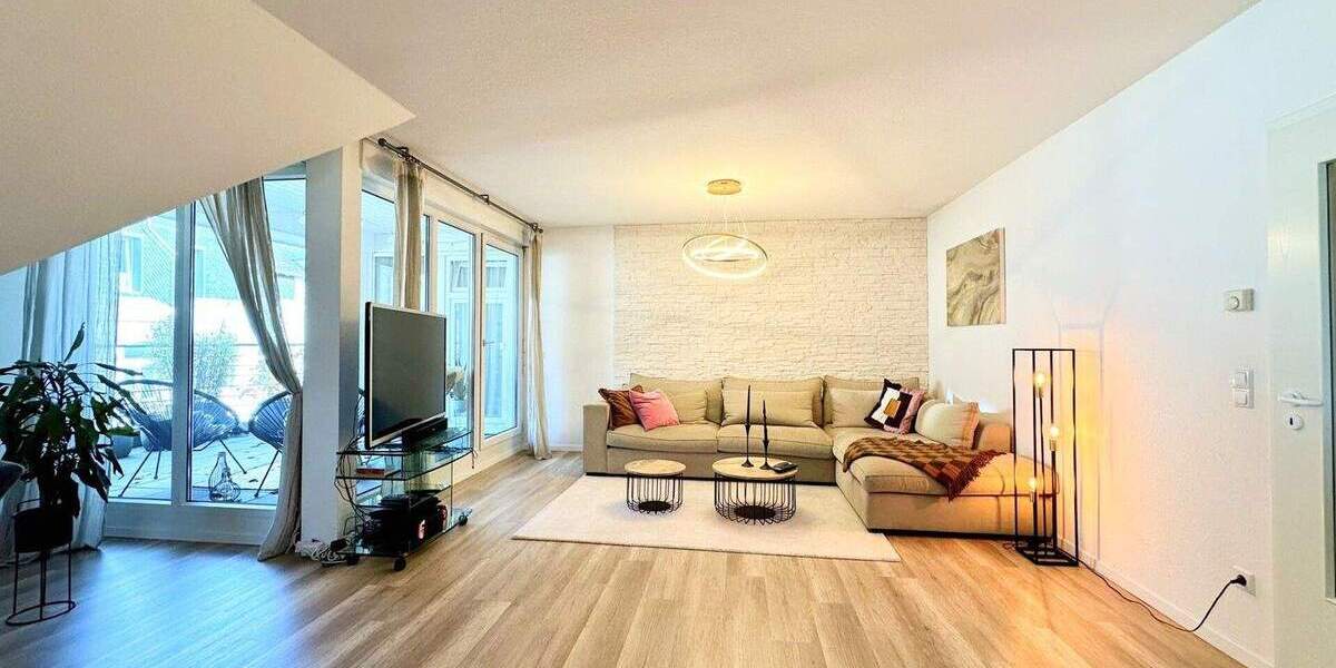 Etagenwohnung Velbert Mitte - 3 Zimmer, 131 m&sup2;, 359.000&euro; | Angebot:25689209