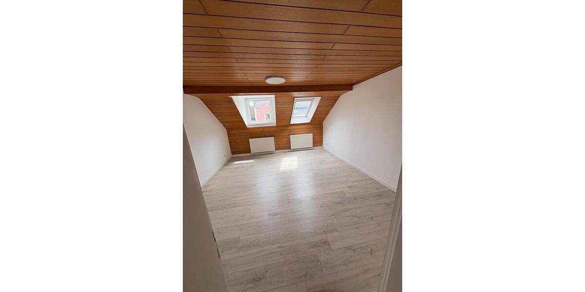 Dachgeschoßwohnung Wuppertal Brill - 4 Zimmer, 95 m&sup2;, 950&euro; | Angebot:26621373
