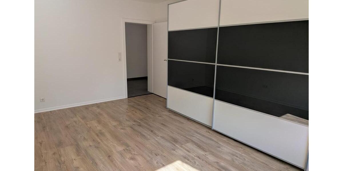 Etagenwohnung Solingen - 2 Zimmer, 60 m&sup2;, 189.000&euro; | Angebot:26074167