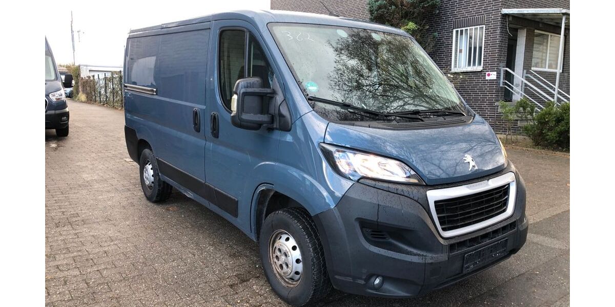 Peugeot Boxer 99.641 km 7.990 &euro; Gelsenkirchen 45886