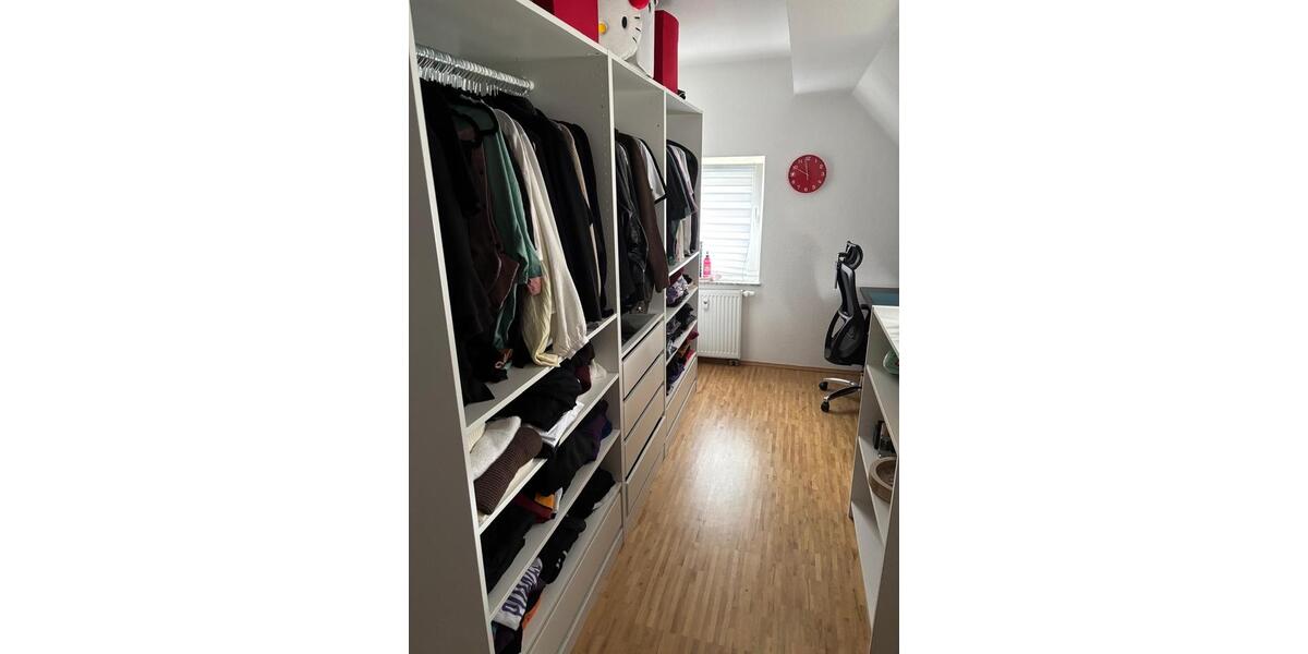 Dachgeschoßwohnung Essen Stadtbezirk IV - 3 Zimmer, 81 m&sup2;, 830&euro; | Angebot:26019126