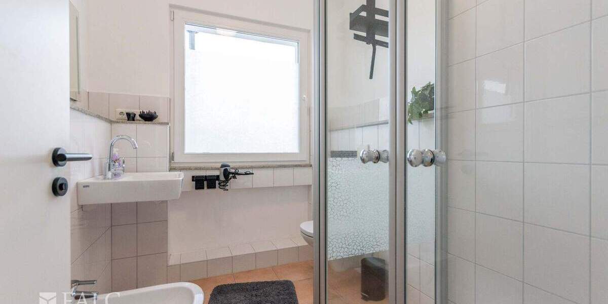 Etagenwohnung Essen Stadtkern - 2 Zimmer, 45 m&sup2;, 1.500&euro; | Angebot:25698263