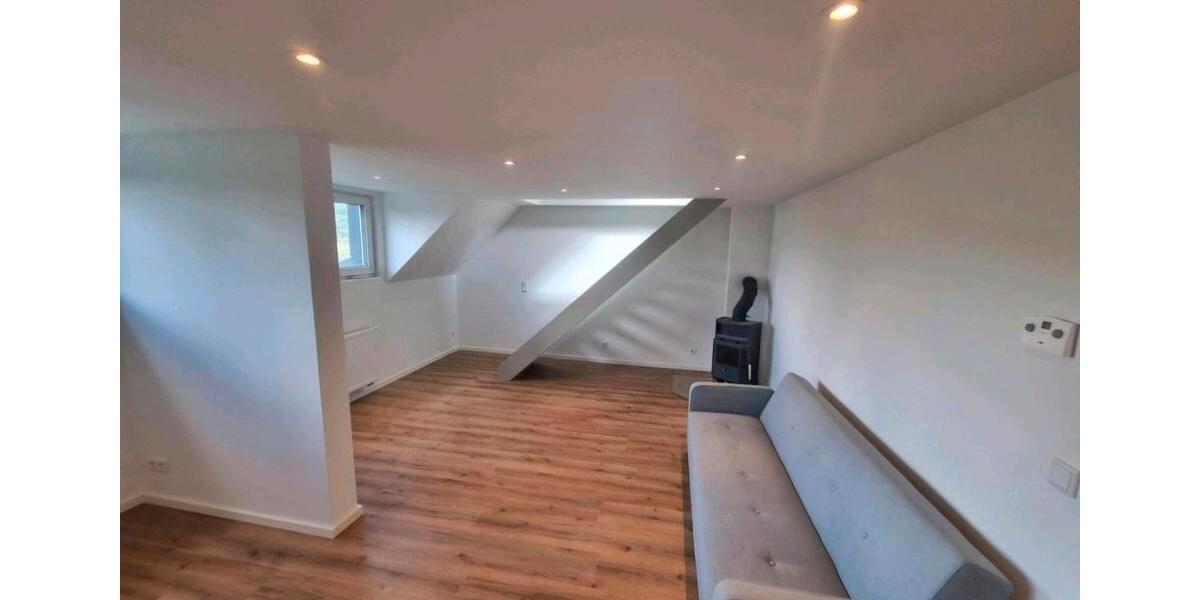 Dachgeschoßwohnung Wuppertal Lichtenplatz - 2 Zimmer, 80 m&sup2;, 940&euro; | Angebot:26483898