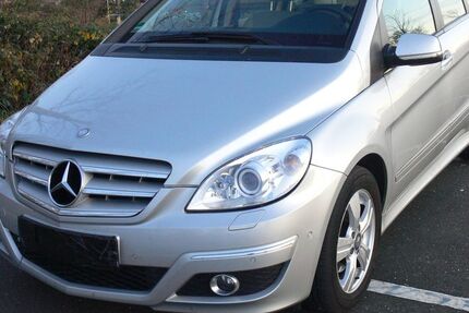 Mercedes-Benz B 180 193.800 km 4.950 &euro; Düsseldorf 40625