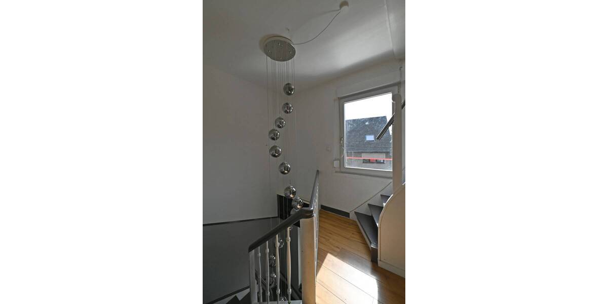 Einfamilienhaus Essen Kettwig - 6 Zimmer, 102 m&sup2;, 695.000&euro; | Angebot:26656733