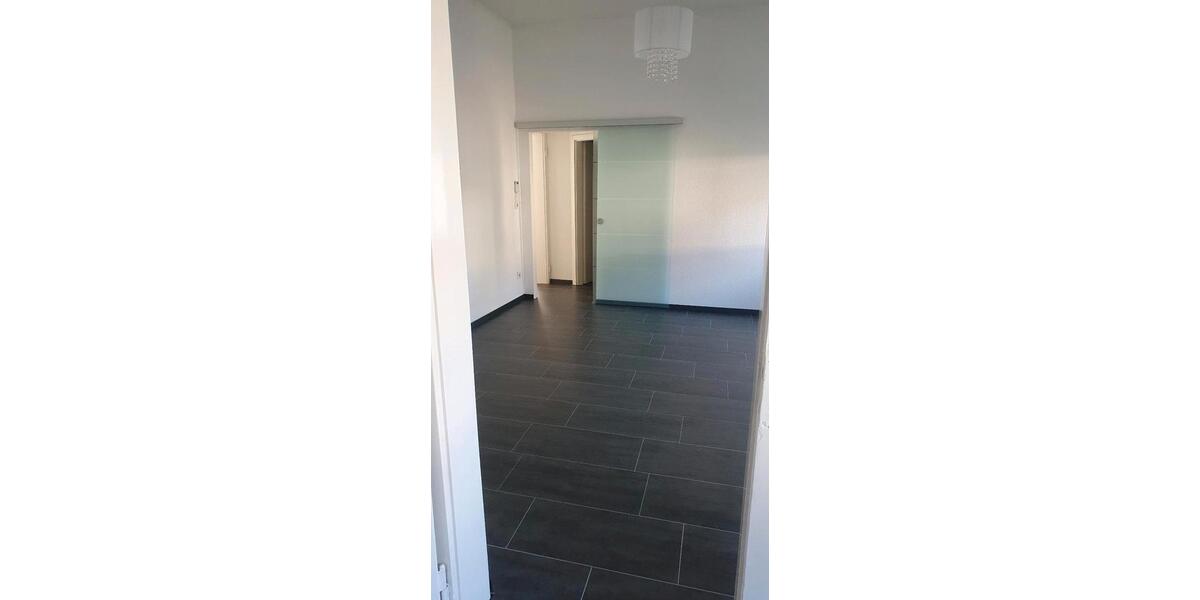 Erdgeschoßwohnung Solingen Höhscheid - 4 Zimmer, 85 m&sup2;, 950&euro; | Angebot:26042232