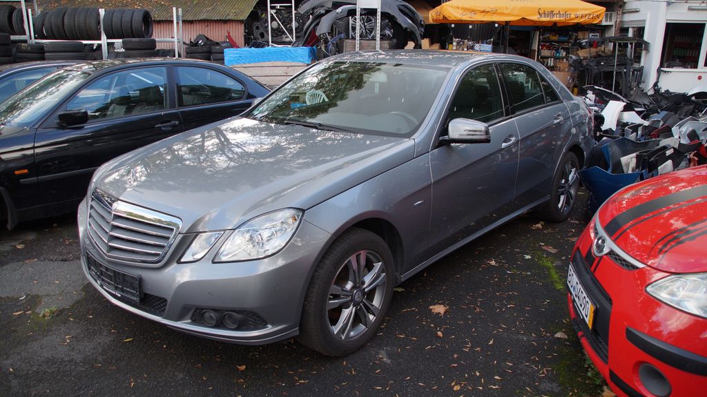 Mercedes-Benz E 200 126.000 km 8.999 &euro; Bochum 44793