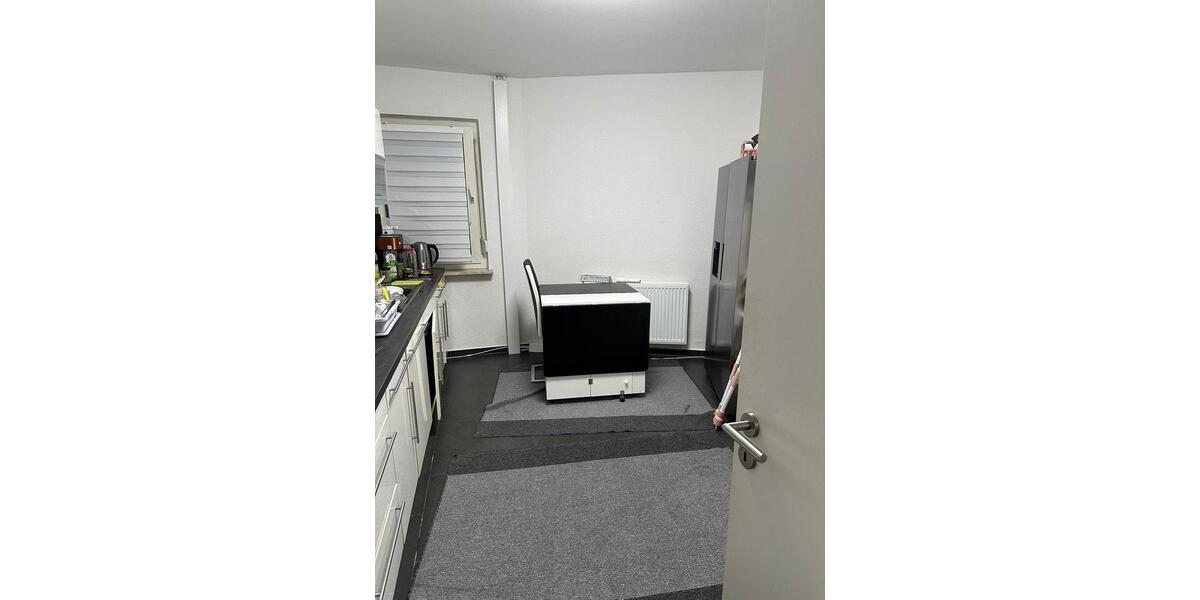 Erdgeschoßwohnung Essen Stadtbezirk III - 3 Zimmer, 67 m&sup2;, 300&euro; | Angebot:25987233