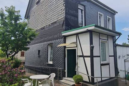 Haus Solingen Höhscheid - 9 Zimmer, 200 m&sup2;, 444.000&euro; | Angebot:25675657