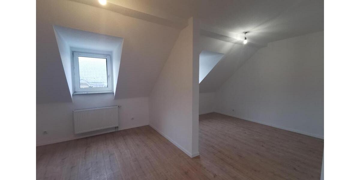 Etagenwohnung Essen Stadtbezirk VII - 4 Zimmer, 110 m&sup2;, 800&euro; | Angebot:26536535