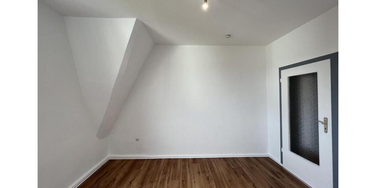 Dachgeschoßwohnung Hattingen - 2.5 Zimmer, 63 m&sup2;, 580&euro; | Angebot:25614451