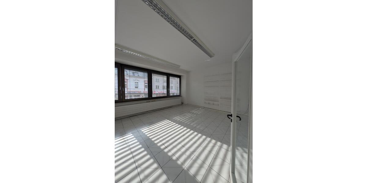 Etagenwohnung Bochum Günnigfeld - 3 Zimmer, 155 m&sup2;, 1.550&euro; | Angebot:26626433