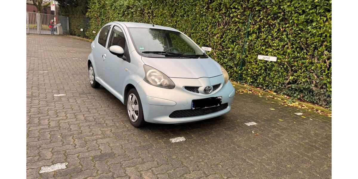 Toyota Aygo (X) 149.000 km 3.995 &euro; Düsseldorf 40239