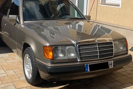 Mercedes-Benz 200 331.474 km 5.700 &euro; Essen 45326