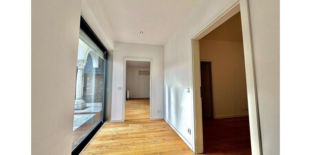 Erdgeschoßwohnung Wuppertal Gemarkung Barmen - 5 Zimmer, 280 m&sup2;, 3.300&euro; | Angebot:24854743