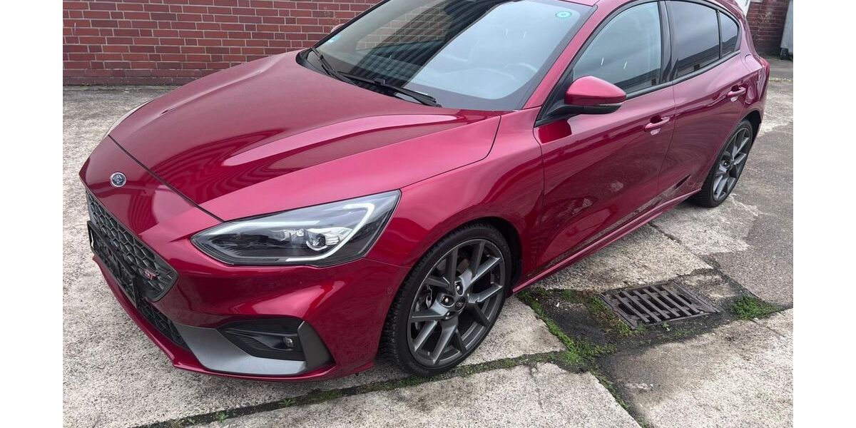 Ford Focus 75.000 km 16.980 &euro; Düsseldorf 40549