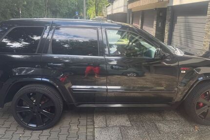 Jeep Grand Cherokee 190.000 km 13.900 &euro; Düsseldorf 40472