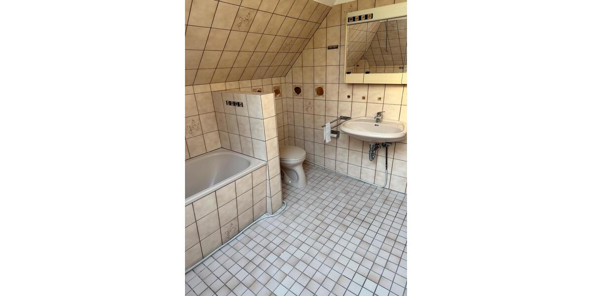 Dachgeschoßwohnung Gelsenkirchen Gelsenkirchen-Mitte - 1.5 Zimmer, 31 m&sup2;, 300&euro; | Angebot:26539748