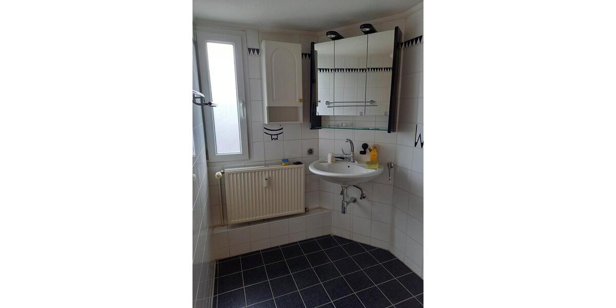 Dachgeschoßwohnung Radevormwald - 2.5 Zimmer, 70 m&sup2;, 455&euro; | Angebot:26415536