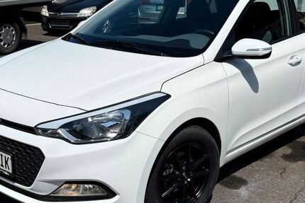 Hyundai i20 37.800 km 12.750 &euro; Solingen 42659