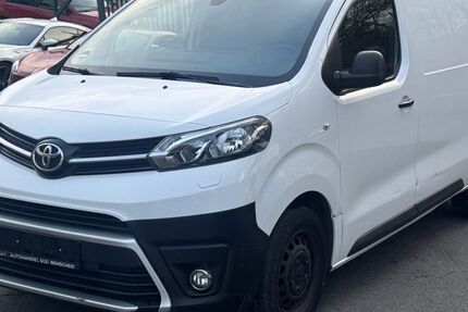Toyota Proace (Verso) 158.000 km 11.999 &euro; Remscheid 42857