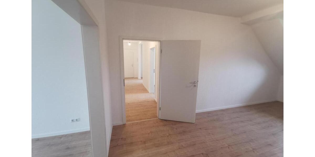 Etagenwohnung Essen Stadtbezirk VII - 4 Zimmer, 110 m&sup2;, 800&euro; | Angebot:26536535