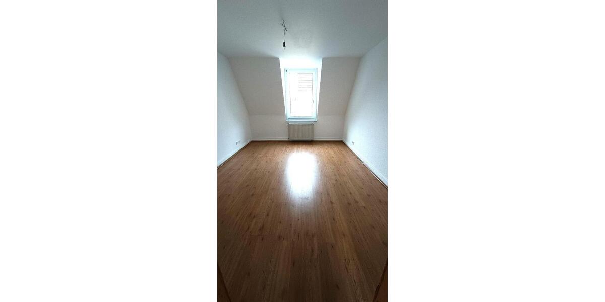Dachgeschoßwohnung Wuppertal Gemarkung Langerfeld - 4 Zimmer, 100 m&sup2;, 950&euro; | Angebot:26324943