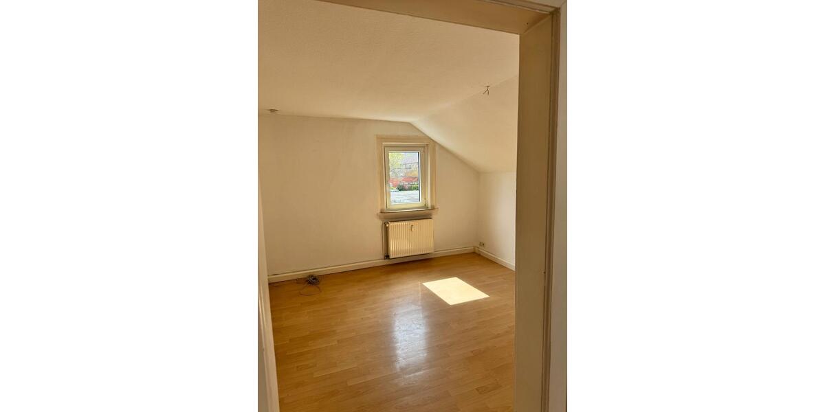 Dachgeschoßwohnung Hattingen - 3 Zimmer, 61 m&sup2;, 385&euro; | Angebot:26612580