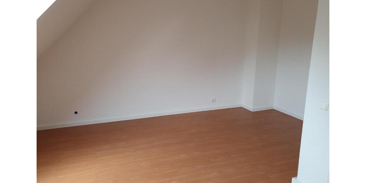Dachgeschoßwohnung Essen Stadtbezirk III - 2 Zimmer, 50 m&sup2;, 470&euro; | Angebot:26483901