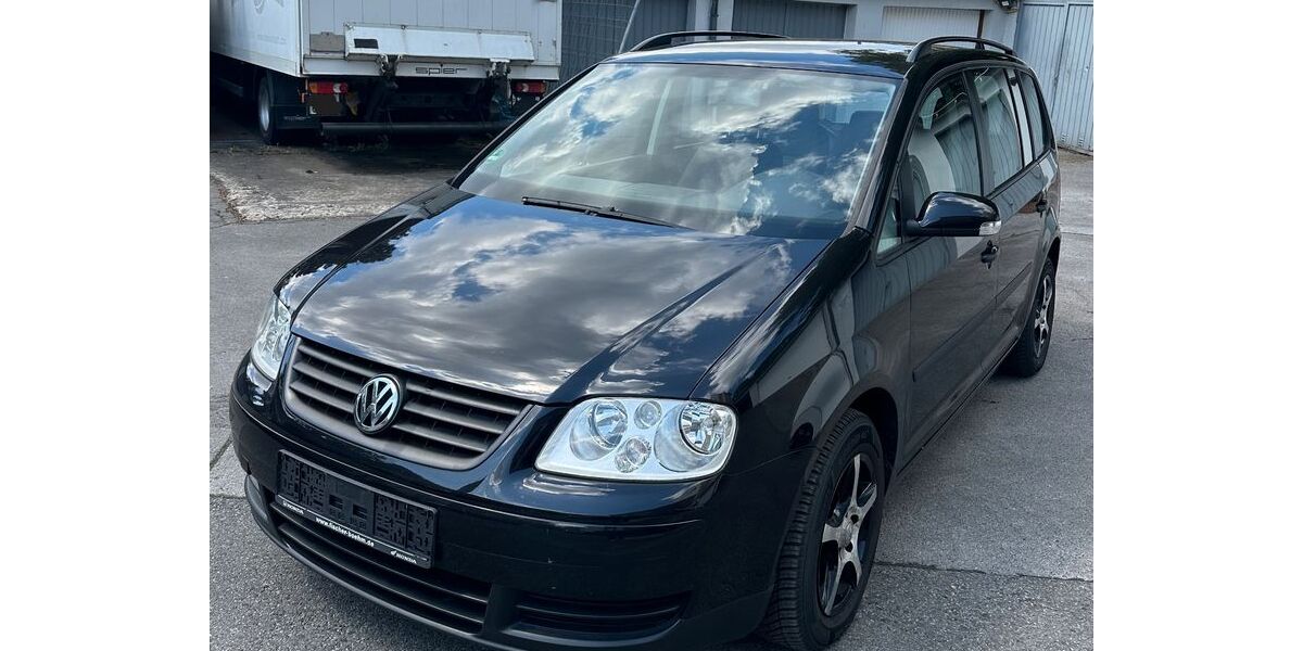 VW Touran 229.040 km 2.950 &euro; Wuppertal 42277