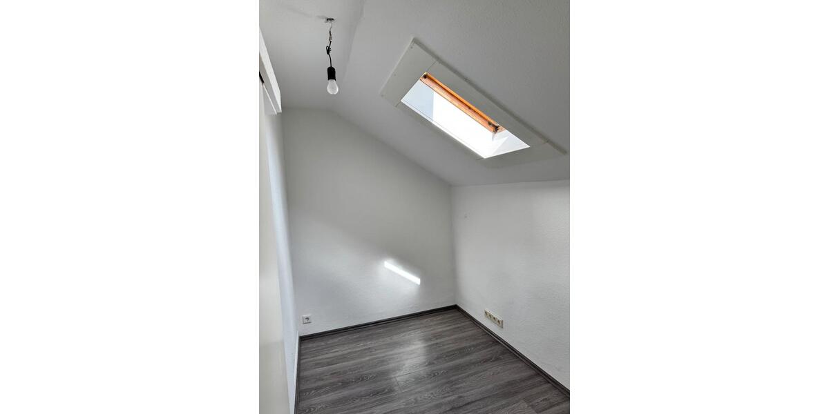 Dachgeschoßwohnung Hattingen - 3 Zimmer, 61 m&sup2;, 385&euro; | Angebot:26612580