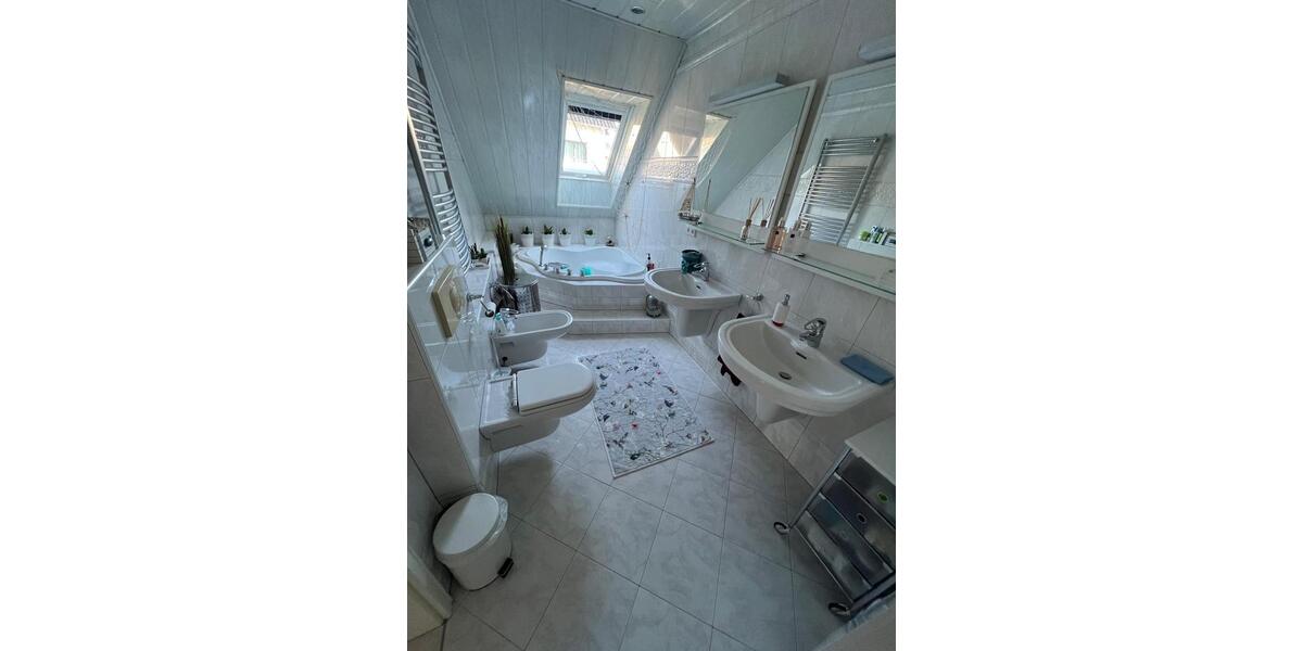 Doppelhaushälfte Wipperfürth - 7 Zimmer, 600.000&euro; | Angebot:23149281