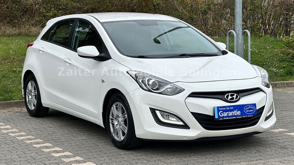 Hyundai i30 182.000 km 5.890 &euro; Solingen 42659
