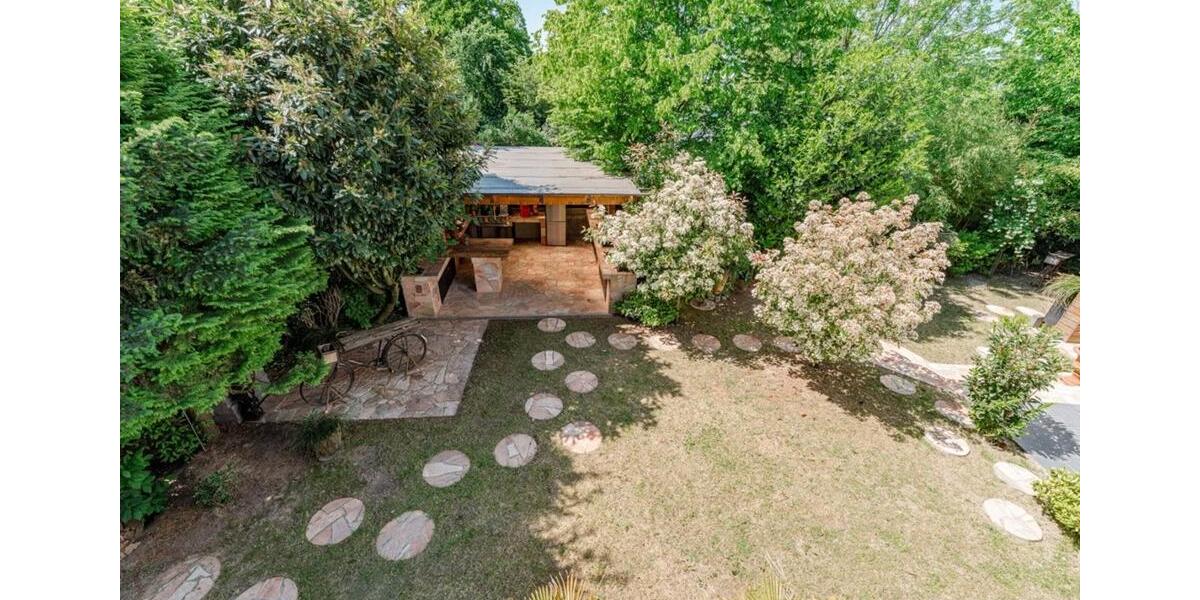 Villa Essen Stadtbezirk IX - 6 Zimmer, 307 m&sup2;, 400&euro; | Angebot:25926286