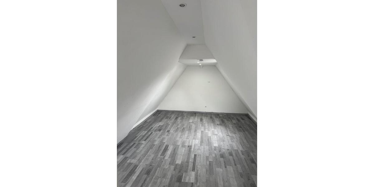 Etagenwohnung Velbert Velbert-Mitte - 2 Zimmer, 95 m&sup2;, 850&euro; | Angebot:26566401