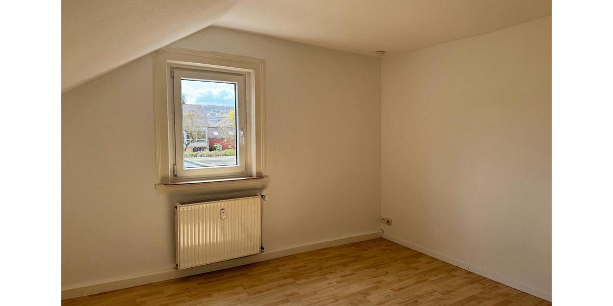 Dachgeschoßwohnung Hattingen - 3 Zimmer, 61 m&sup2;, 385&euro; | Angebot:26612580