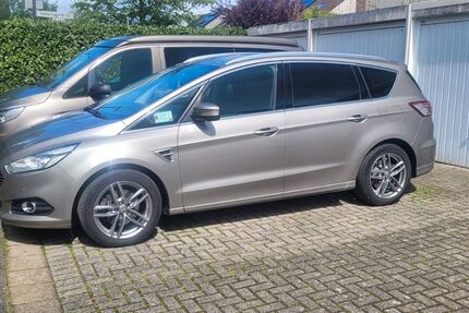 Ford S-Max 109.000 km 17.950 &euro; Langenfeld 40764