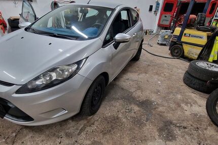 Ford Fiesta 141.000 km 2.950 &euro; Ennepetal 58256