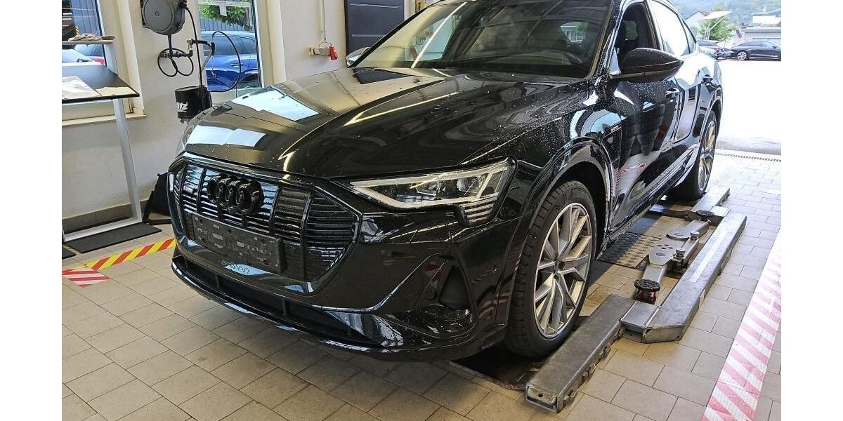 Audi e-tron 56.302 km 32.550 &euro; Hagen 58091