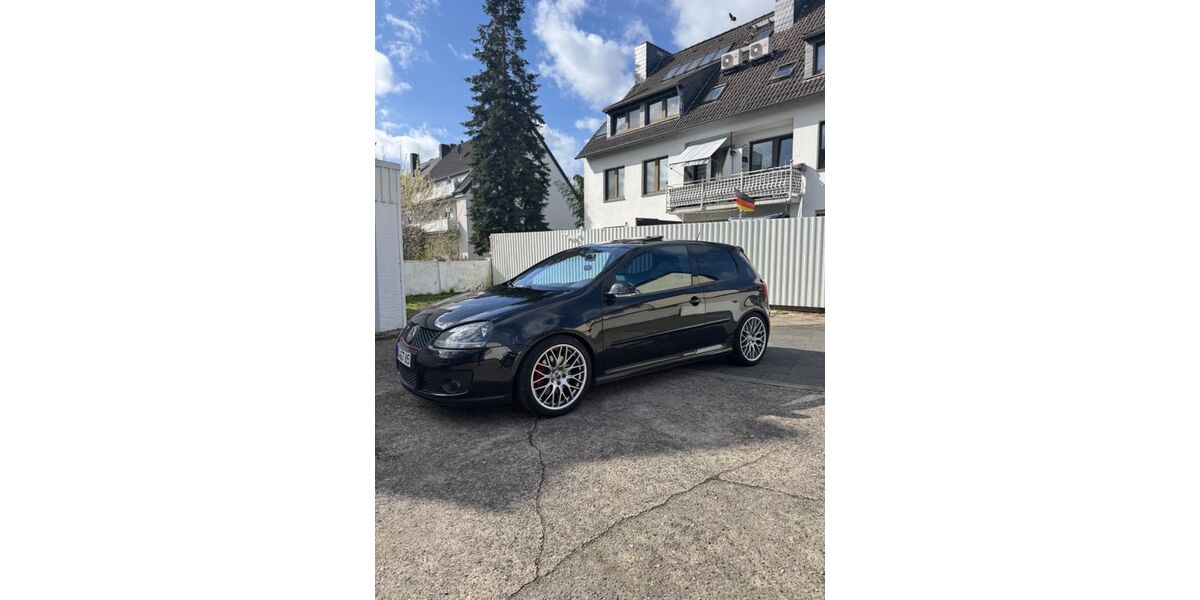 VW Golf 162.000 km 6.999 &euro; Düsseldorf 40210