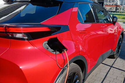Toyota C-HR 15.000 km 35.990 &euro; Gelsenkirchen 45896