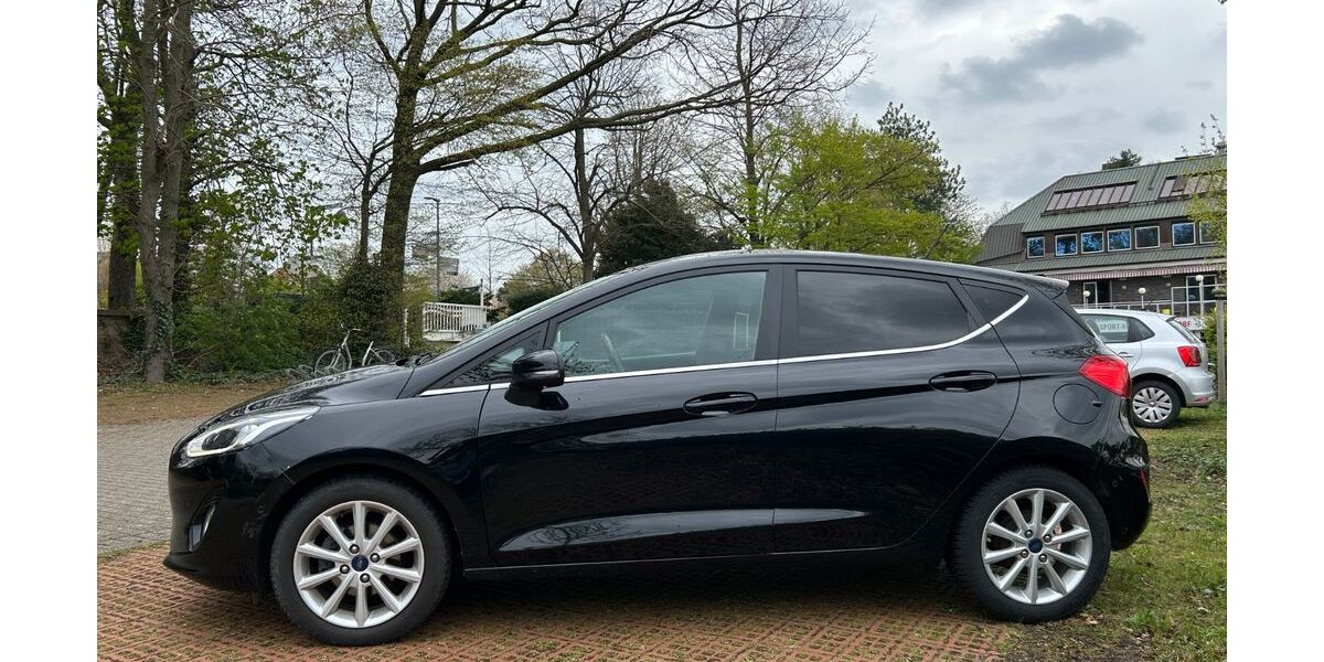Ford Fiesta 79.300 km 9.100 &euro; Düsseldorf 40476