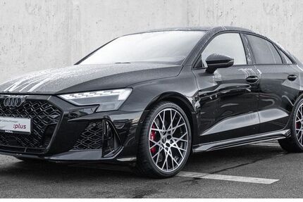 Audi RS3 18.870 km 64.490 &euro; Düsseldorf 40549