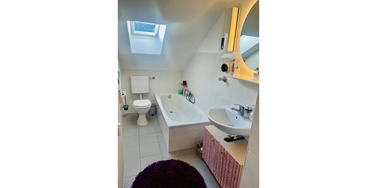Dachgeschoßwohnung Halver - 2 Zimmer, 75 m&sup2;, 360&euro; | Angebot:26585297