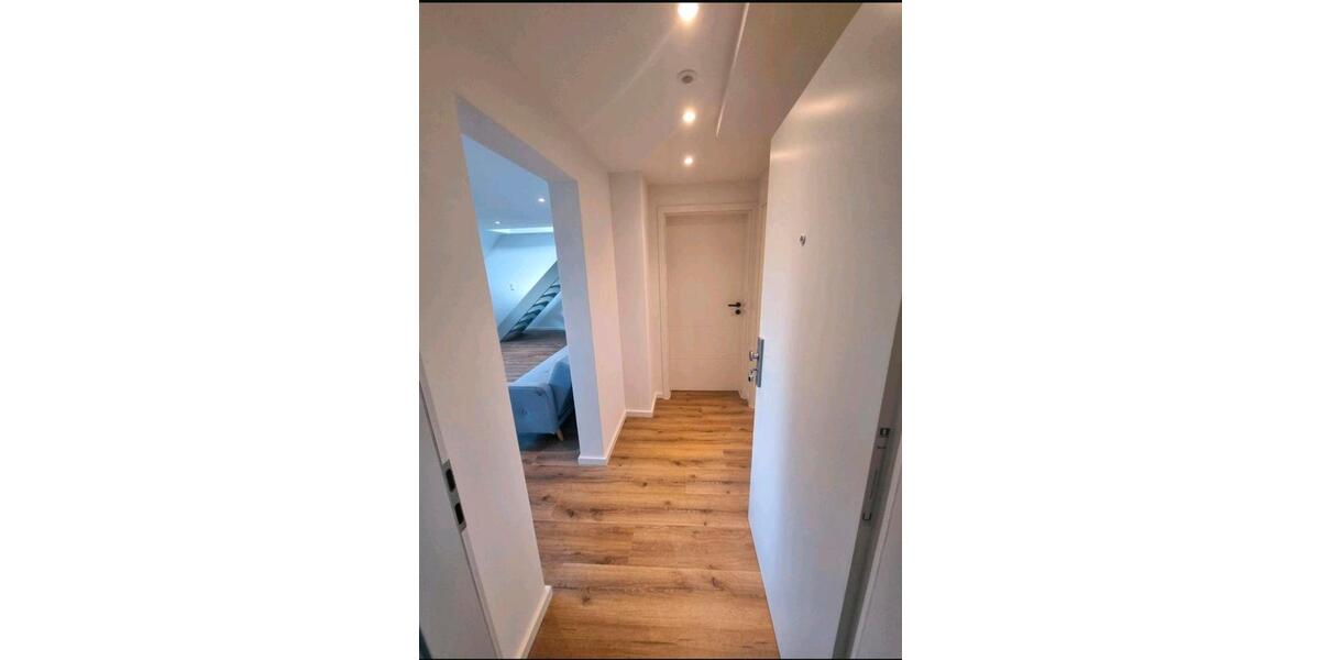 Dachgeschoßwohnung Wuppertal Lichtenplatz - 2 Zimmer, 80 m&sup2;, 940&euro; | Angebot:26483898