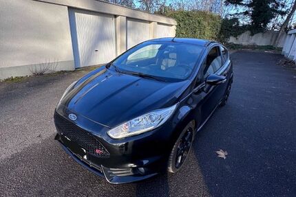 Ford Fiesta 178.500 km 6.000 &euro; Düsseldorf 40591