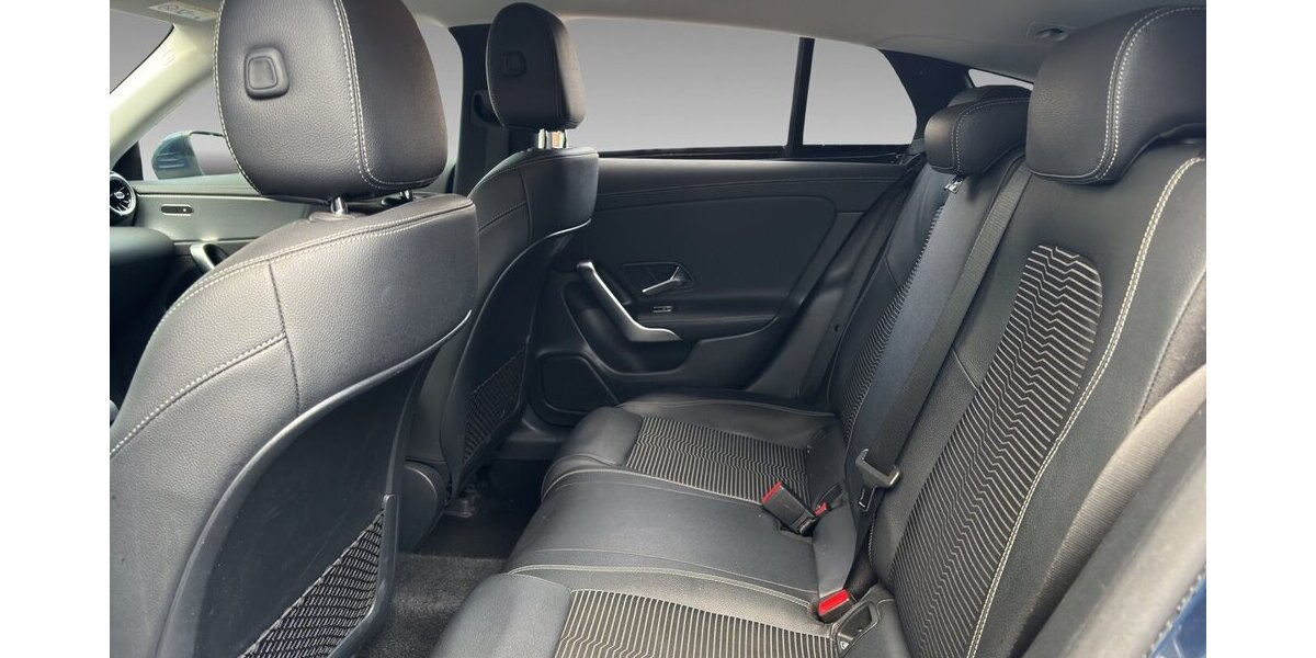 Mercedes-Benz CLA 180 Shooting Brake d Autom.MBUX AHK 152.593 km 11.200 &euro; Wuppertal 42327