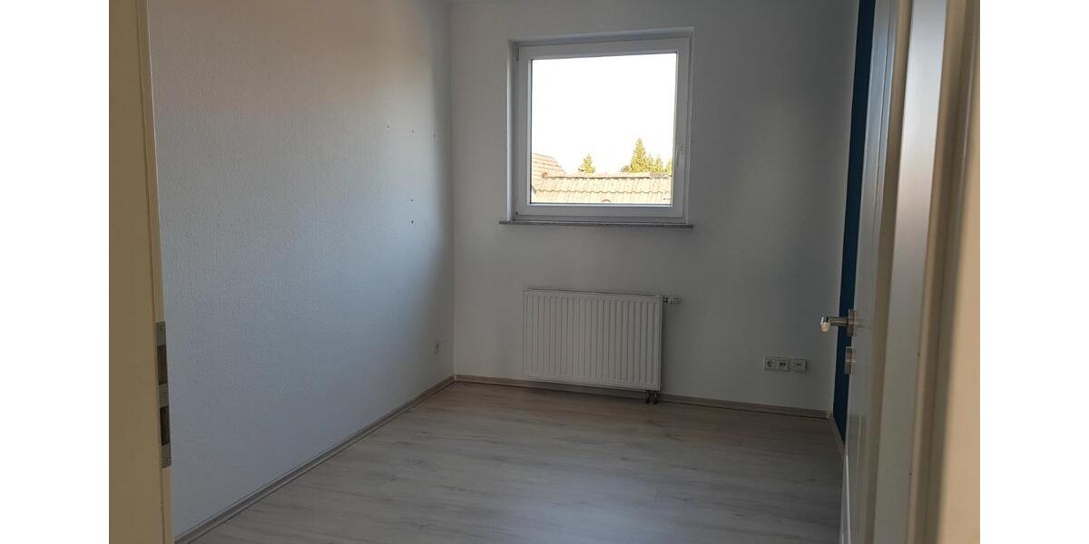 Dachgeschoßwohnung Langenfeld (Rheinland) - 3 Zimmer, 85 m&sup2;, 299.000&euro; | Angebot:26095167