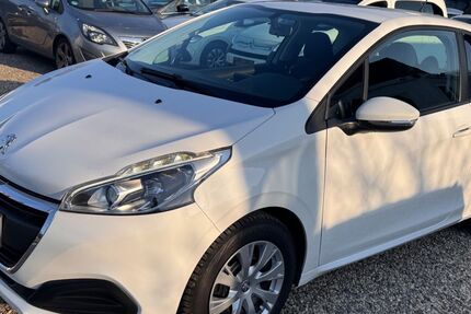 Peugeot 208 129.000 km 4.999 &euro; Essen 45355