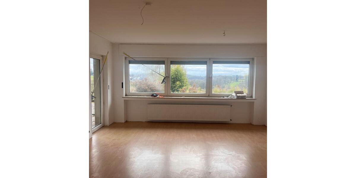 Erdgeschoßwohnung Wermelskirchen - 3 Zimmer, 101 m&sup2;, 1.300&euro; | Angebot:26034971